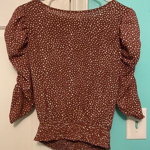 Puffy sleeve dark red shirt with dots
